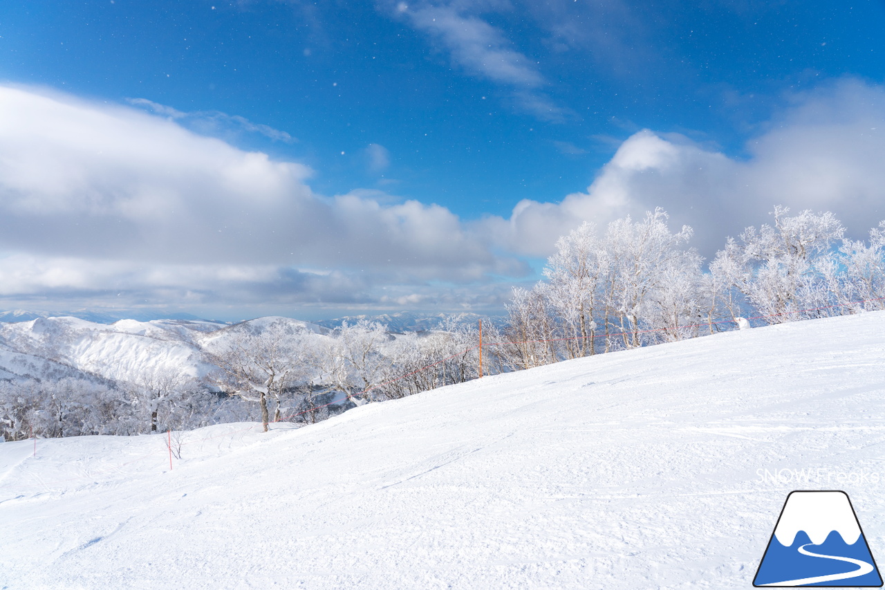 キロロリゾート｜真っ白な雪と真っ青な空。粉雪ゲレンデクルージングが気持ち良いキロロ。この週末は『Sweet Protection 試着会』も開催中！